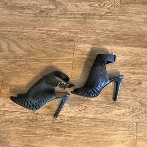 Vince Camuto buckle peep toe heel